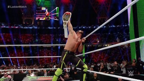 WWE News: Seth Rollins retains the Intercontinental Championship at The