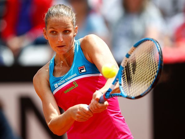 Video World No 5 Karolina Pliskova Damages Umpire S Chair