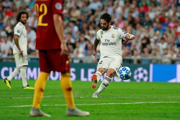 Real Madrid v AS Roma - UEFA Champions League Group G