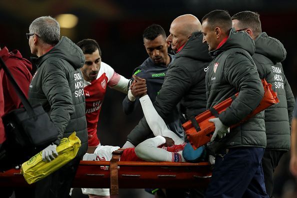 Mkhitaryan and his former teammate Nani show concern for the forward's health as he's stretchered off