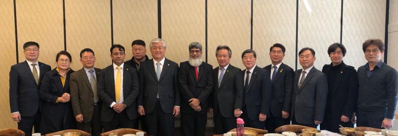 UNESCO TSG members with Mr. Lee Sand Member’s Parliament of Republic of Ulsan South Korea and Mr. Lee Kee-heung President of Korean Sport & Olympic Committee