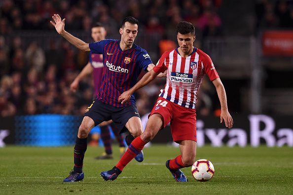Rodri endured a tough outing against the league's best in Busquets and Rakitic