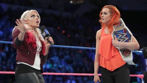 SD Live Fight Size: Becky Lynch, IIconics, Smackdown 