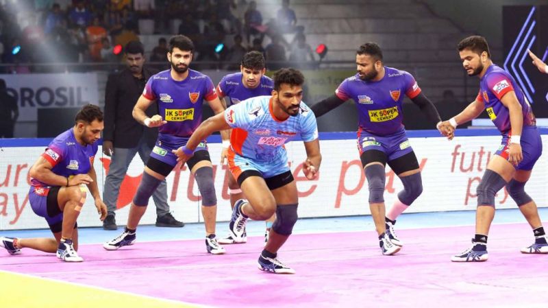 Can the season's top two teams, Dabang Delhi and Bengal Warriors meet each other in the final?