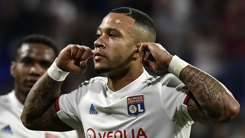 Depay 'furious' with Lyon supporters after on-field ...