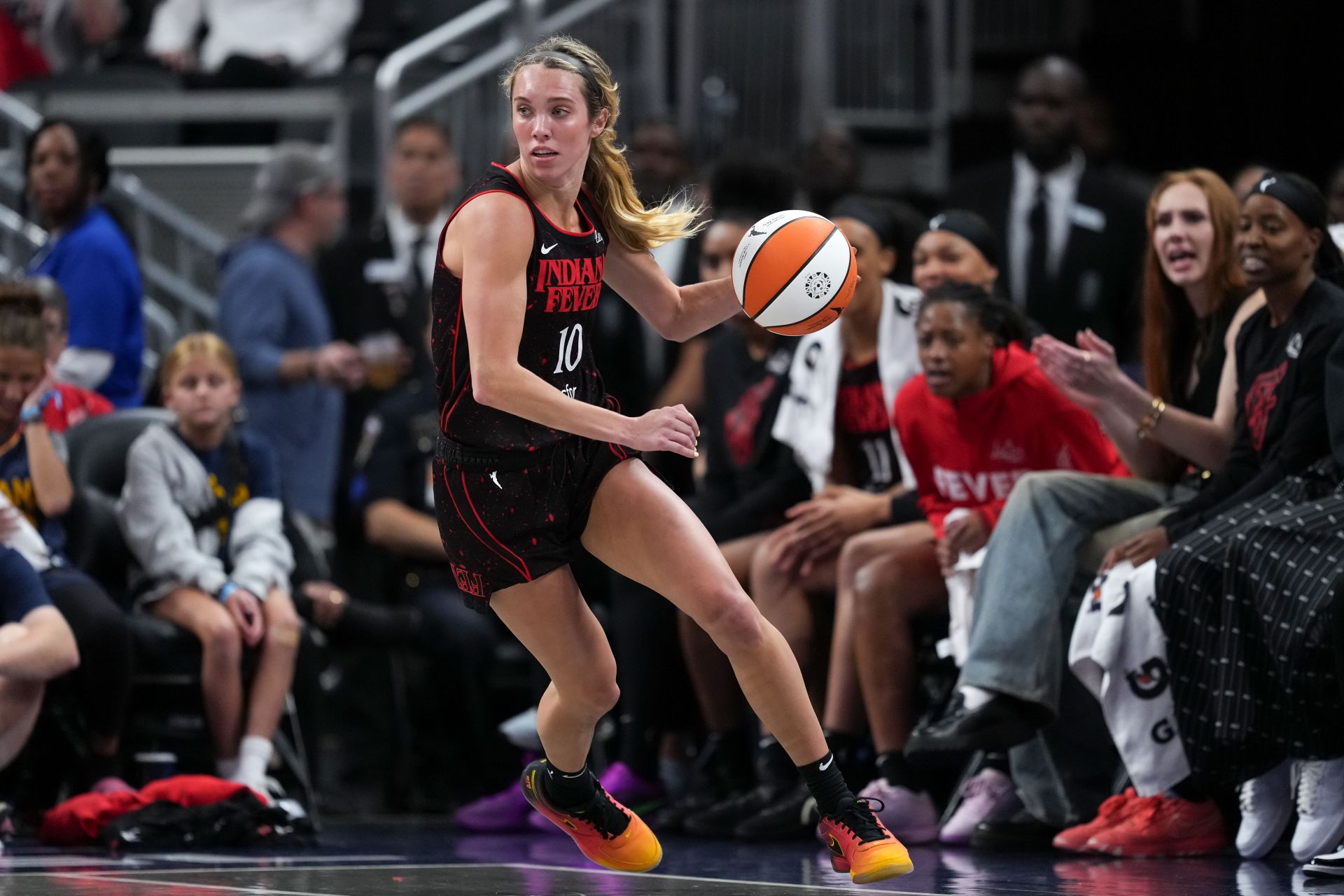 "Concussions are afraid of her" - WNBA fans react to Lexie Hull braving shiners after head hit left her with forehead knot