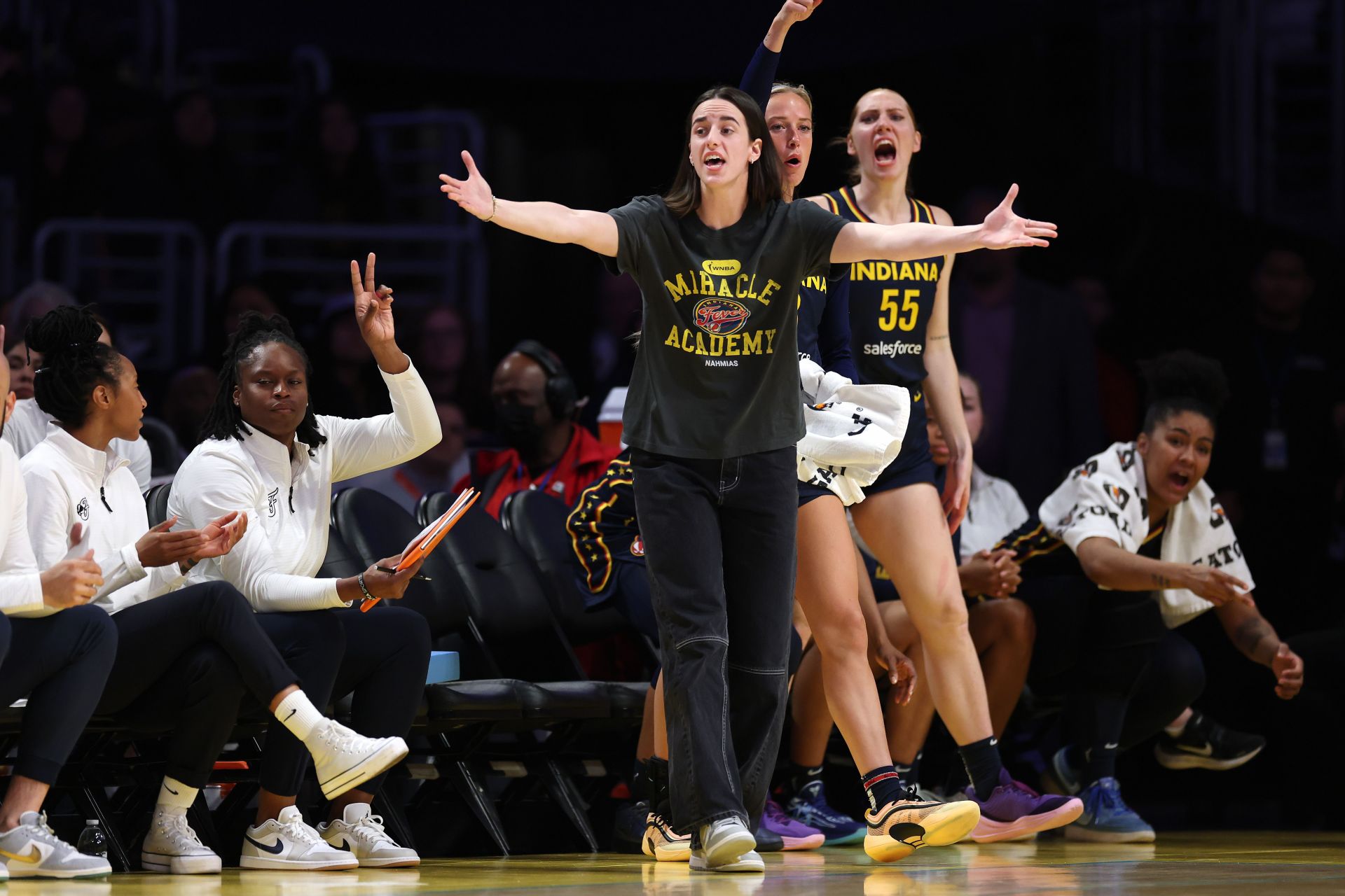 "Fever signing Chennedy Carter now??" - WNBA fans abuzz as Caitlin Clark's team waives point guard despite Sydney Colson & Aari McDonald sidelined