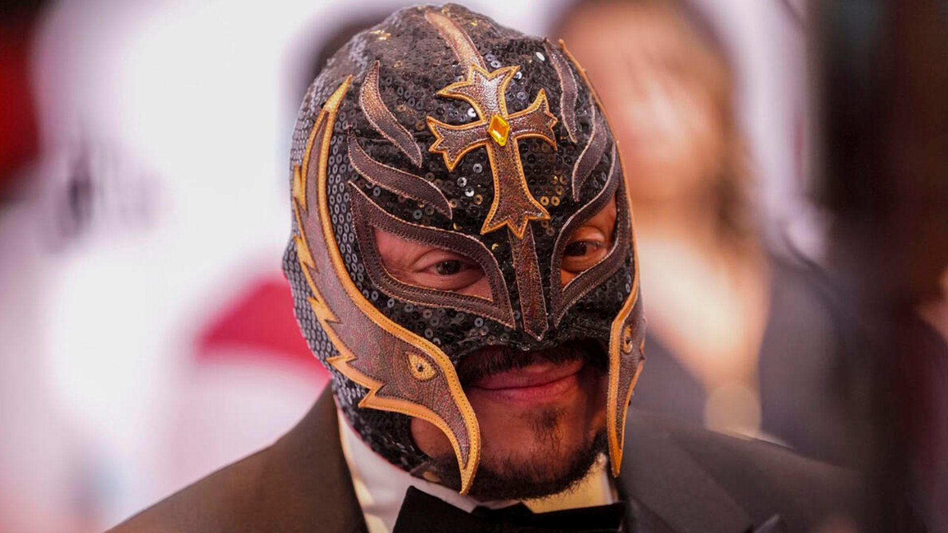 Major AEW name claims he's better than Rey Mysterio ever could be