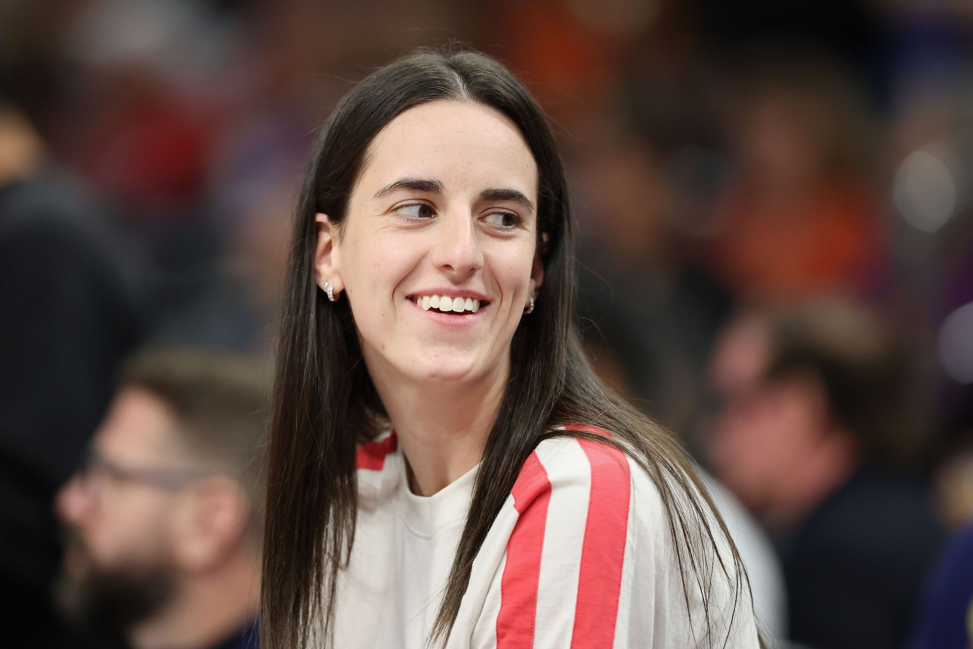 "Fever front office is a f***ing joke": Caitlin Clark fans increasingly annoyed as superstar’s new injury comes to light two weeks later thumbnail