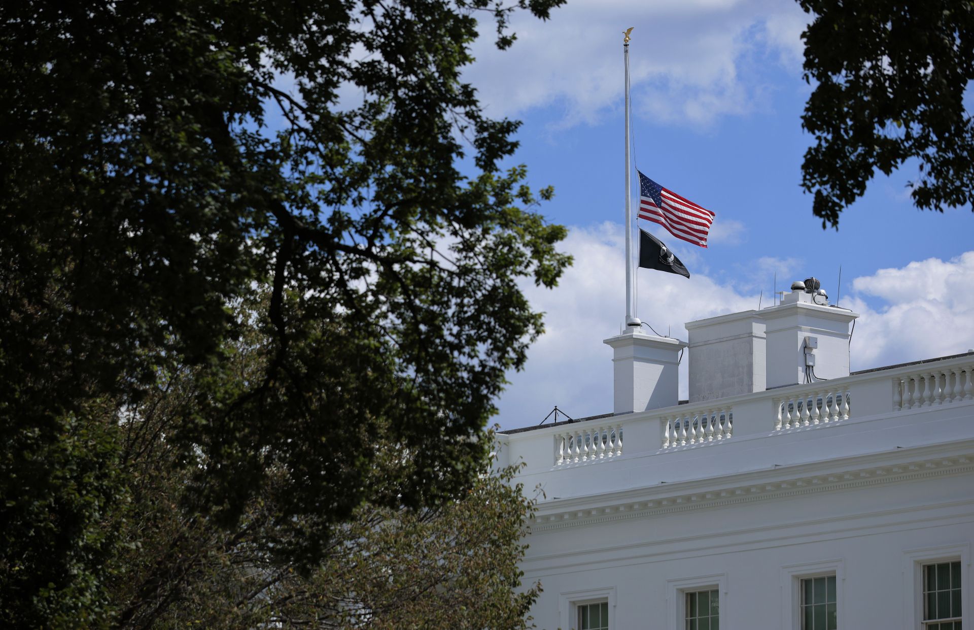 Is the American flag at the White House flying at half-staff? Viral photo explained