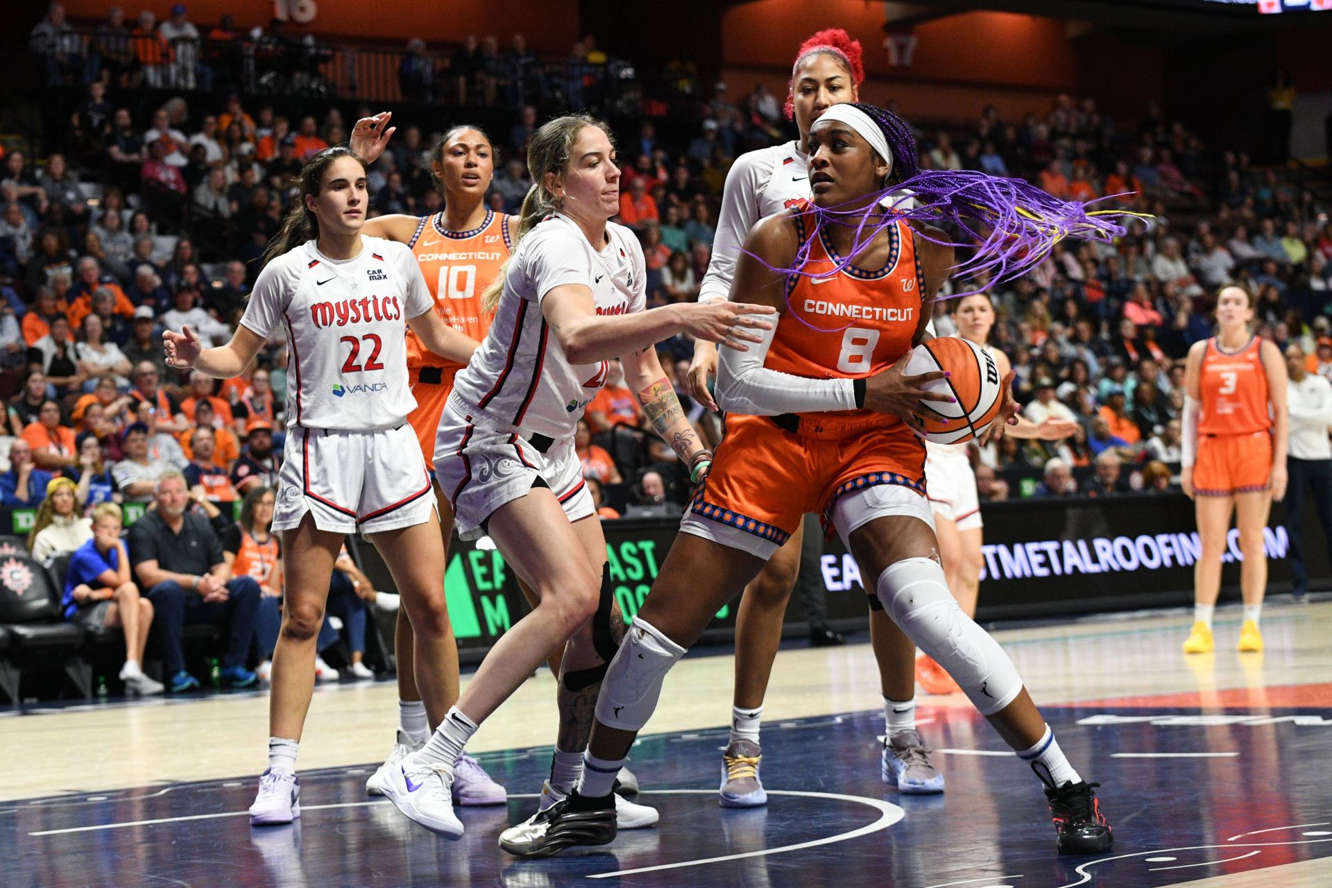 Mayor of Hartford pleads with WNBA fans to demand Connecticut Sun stay in the state amid growing possibility of moving