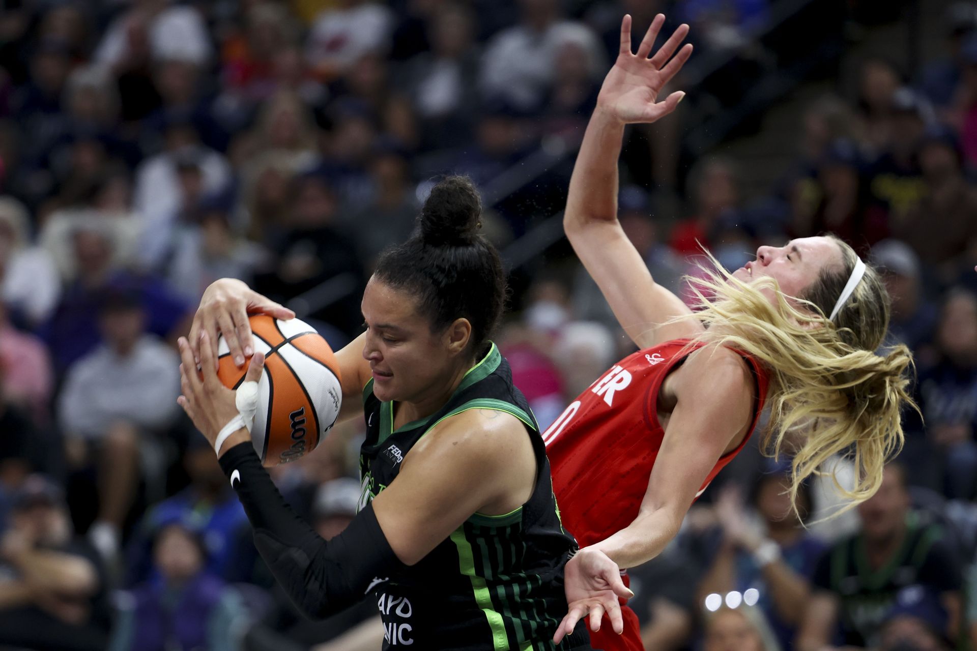 "Take a hit and never complain”: Lexie Hull’s mom hails her warrior spirit as Fever star’s jaw-rocking blow leaves fans worried thumbnail
