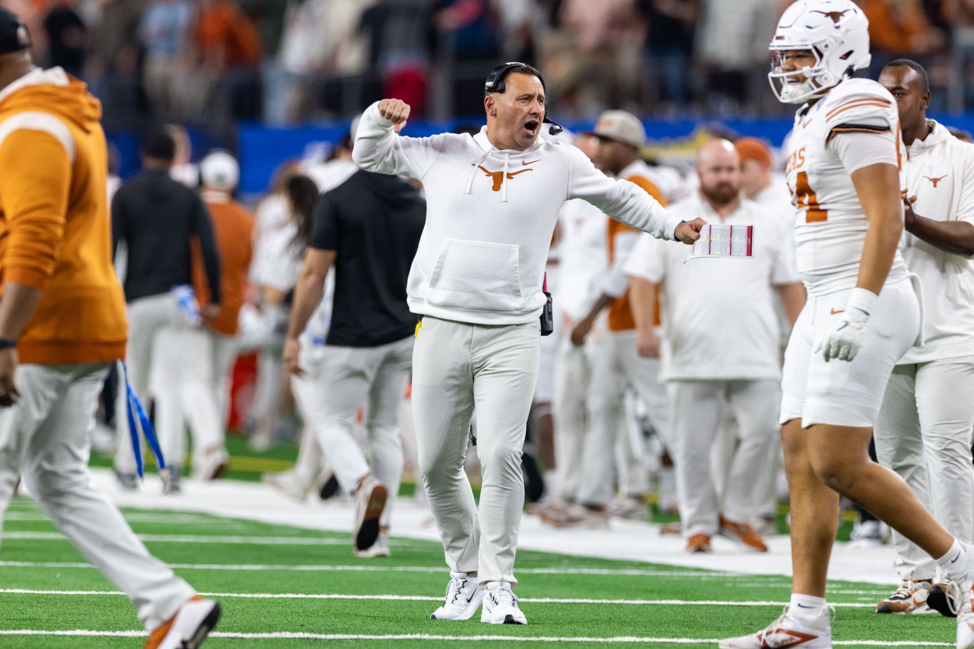 "There's no doubt about that": Rece Davis goes "all in on" SEC powerhouse to chase national championship
