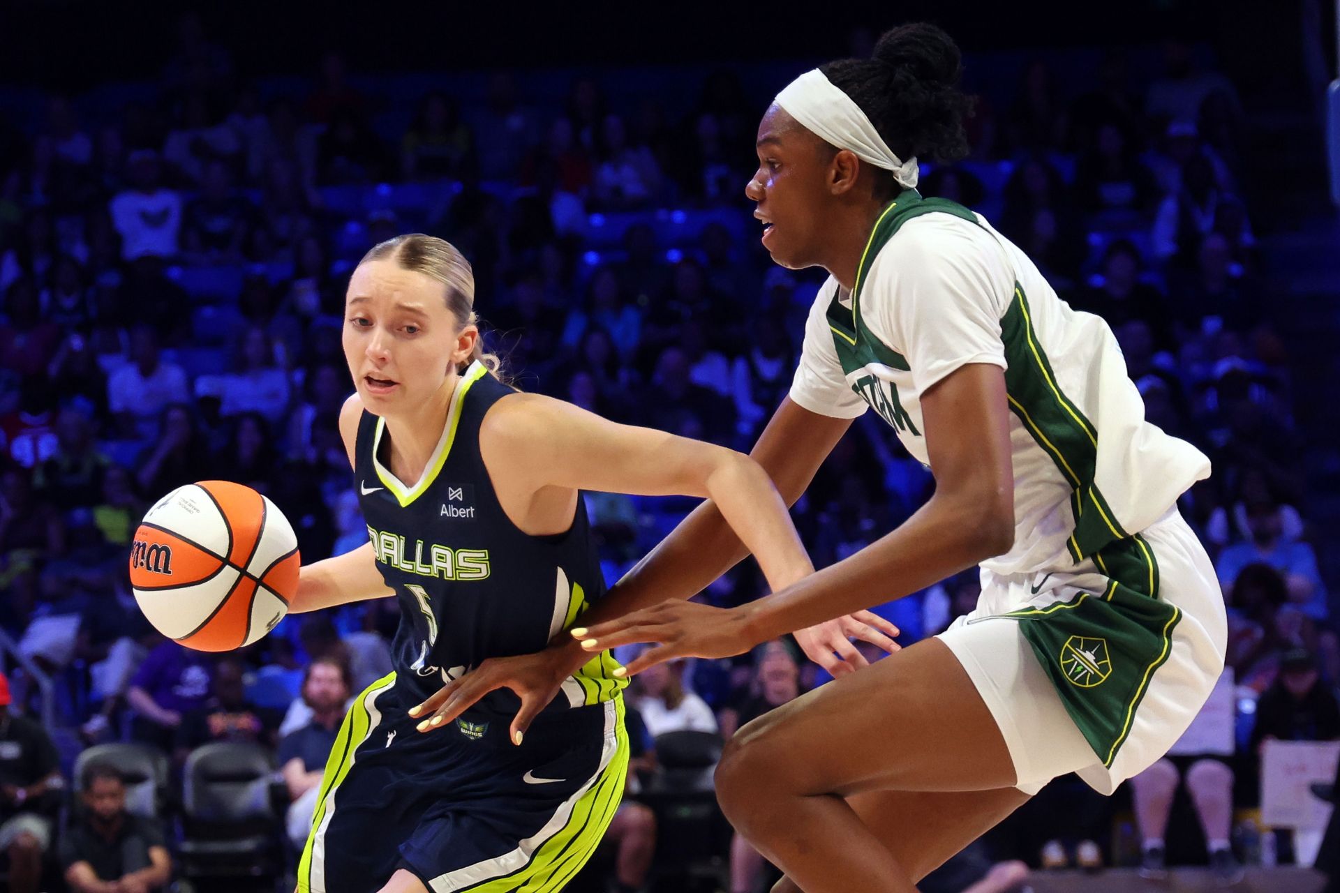 "Got that Caitlin Clark defense put on her and she folded": WNBA fans brutally shred Paige Bueckers as historic outing follows with 11-pt night