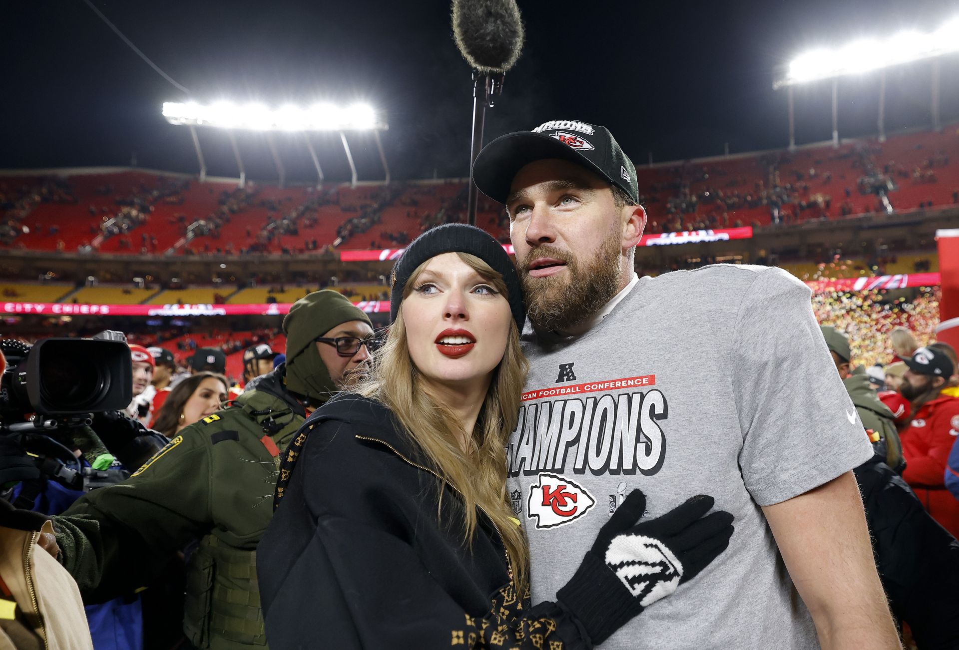 "Work of some real TayVooDoo"- Perez Hilton raves about alleged hidden detail in Taylor Swift's engagement ring linked to number 13
