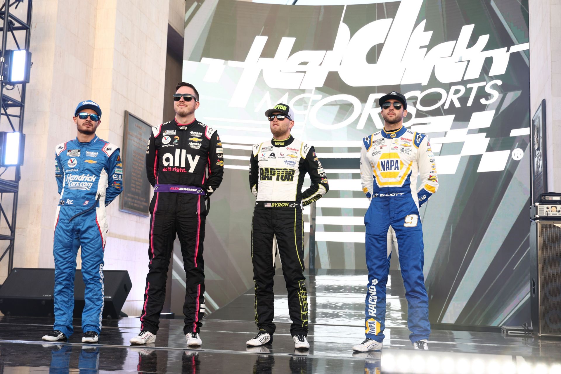 NASCAR insider picks HMS’s star favorite to win 2025 Cup Series playoff opener at Darlington