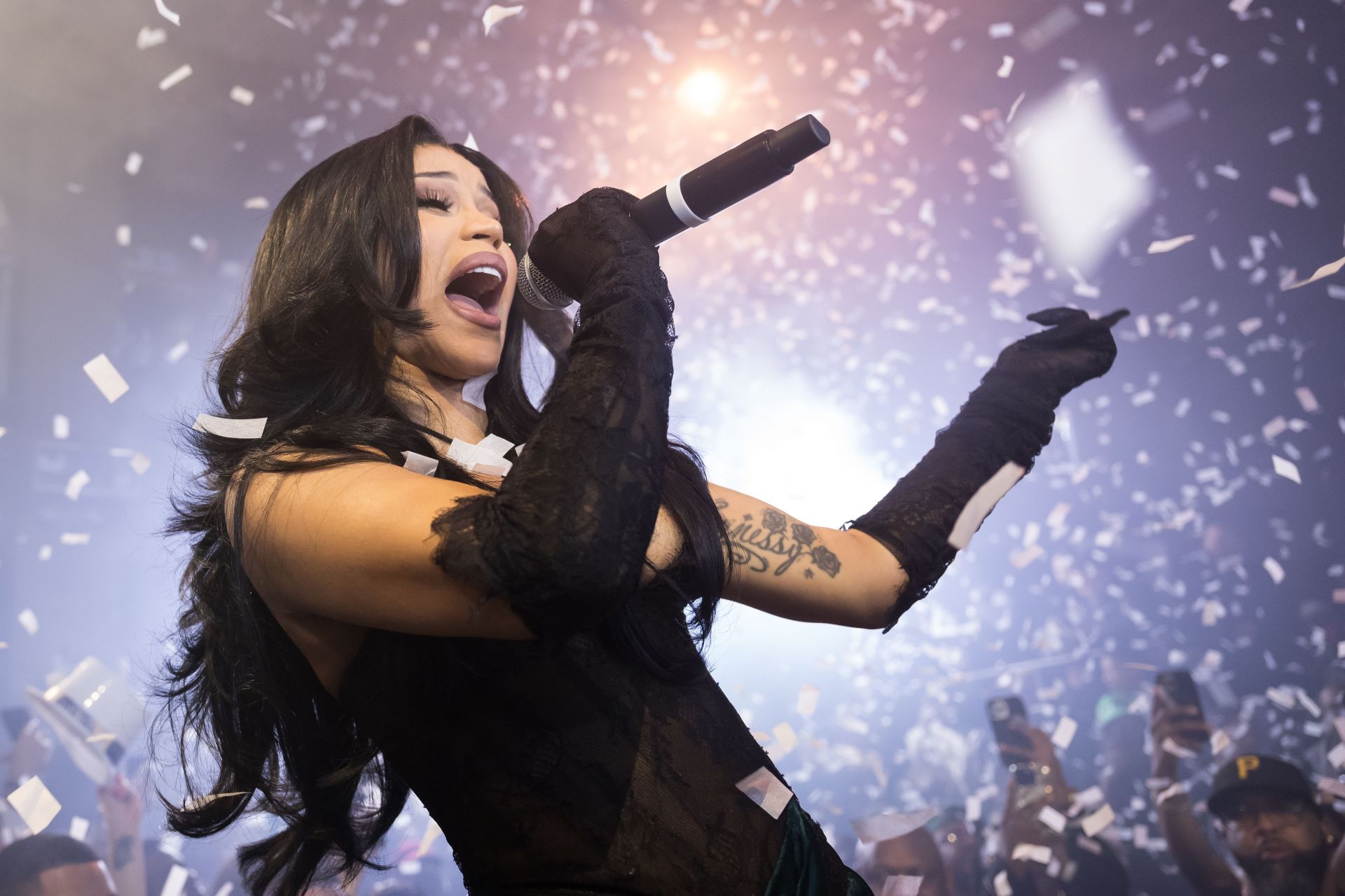 "It’s giving Nicki" - Internet reacts to Cardi B's alternate cover for her upcoming album 'AM I THE DRAMA?'