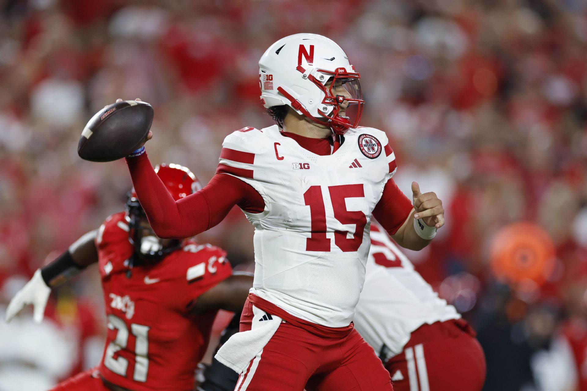 "Gotta see if his gf looks like Brittany": NFL fans mock Dylan Raiola for copying Patrick Mahomes' look