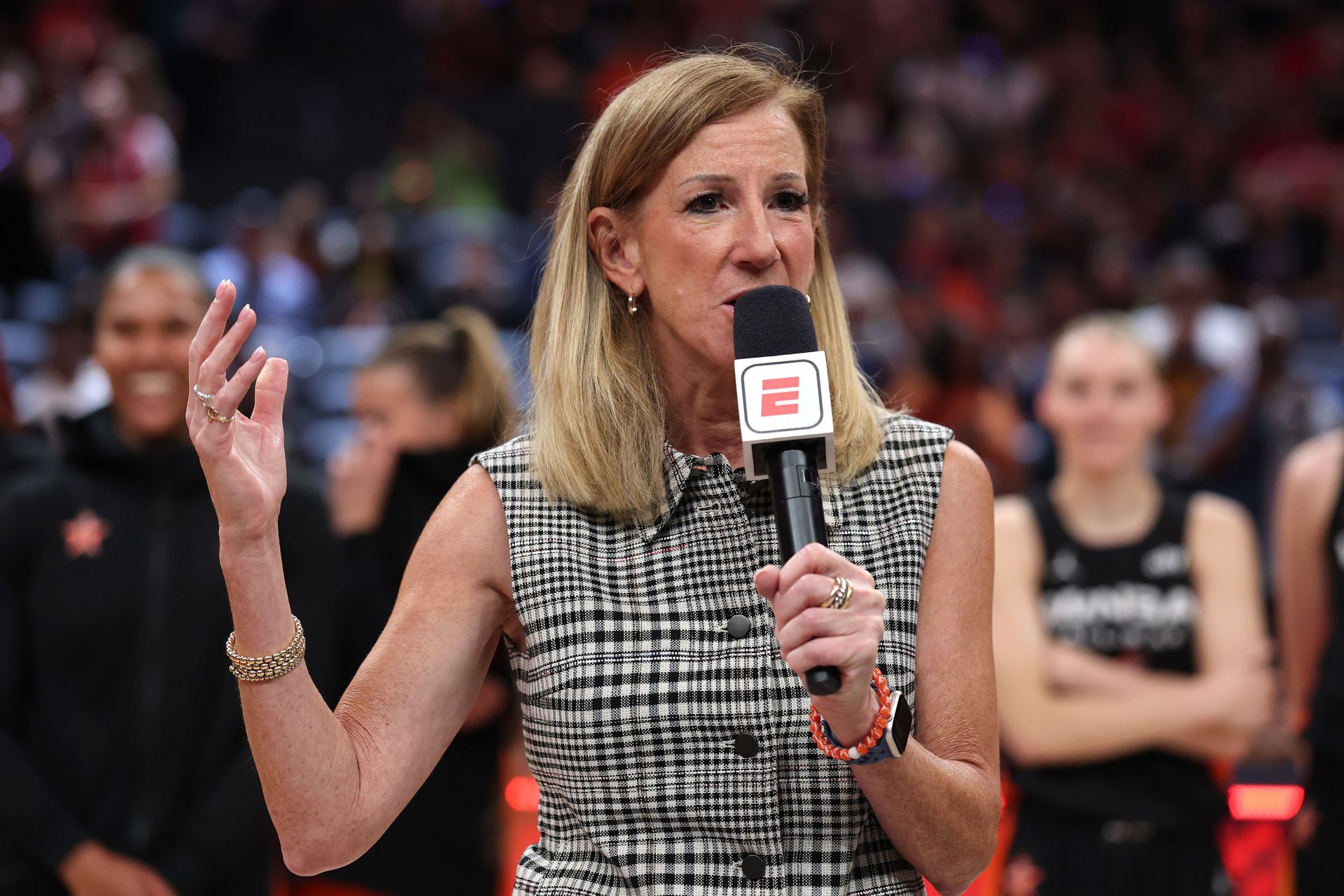 "Cathy Engelbert wanna be stingy" - Fans abuzz as deadline looms with WNBPA unlikely to lock in new CBA agreement despite major push from players