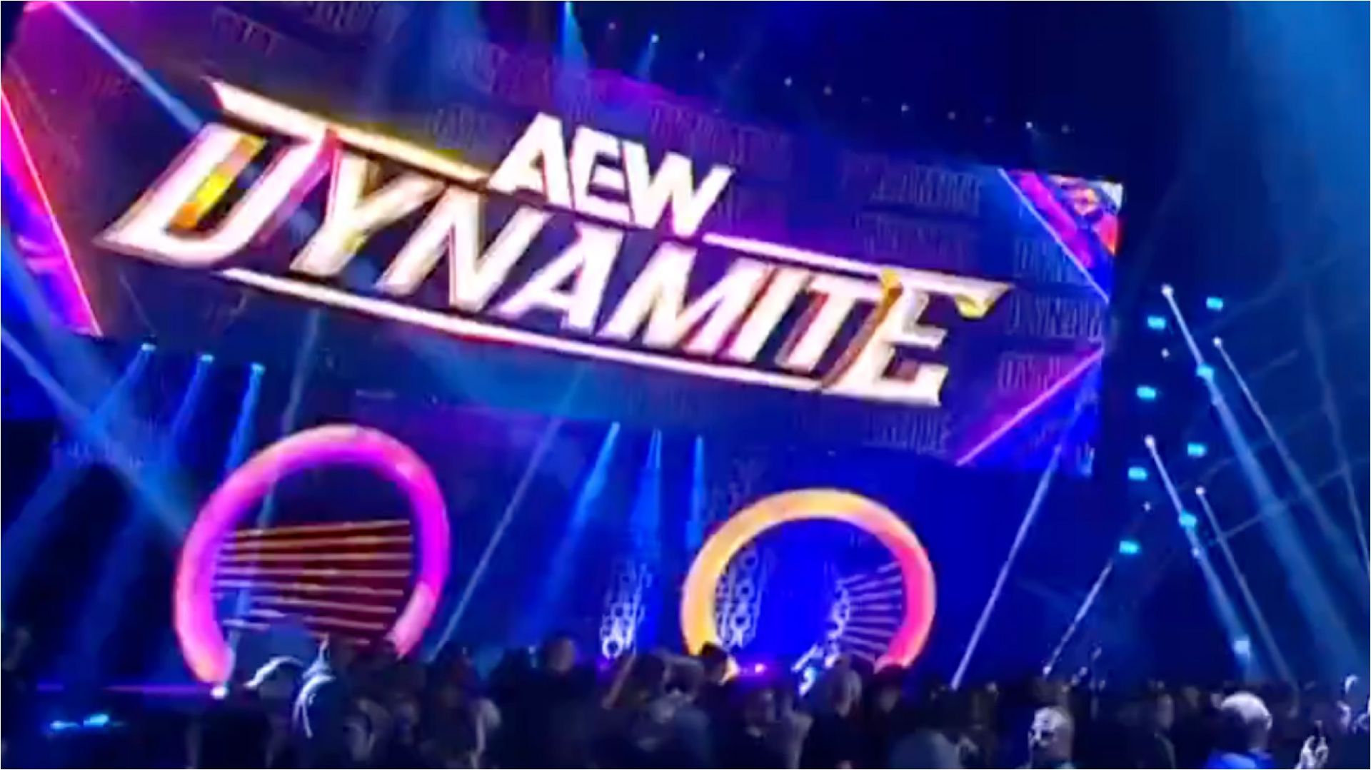 Top Women's Star Suffers an Embarrassing Wardrobe Botch on AEW Dynamite thumbnail
