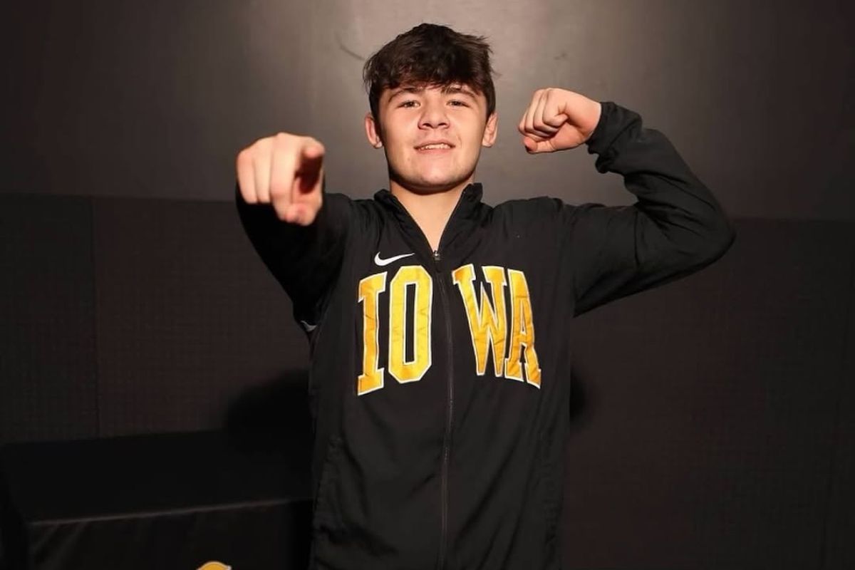 Wrestling insider weighs in on Bo Bassett's program selection after decommitment from Iowa Hawkeyes