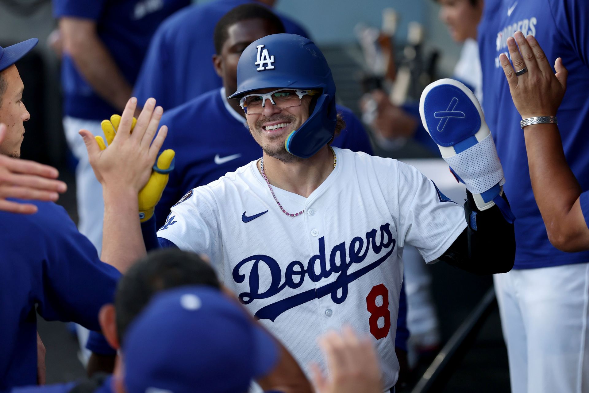 Kiké Hernández’s daughter Penelope steals the show with first pitch on Dodgers star dad's bobblehead night