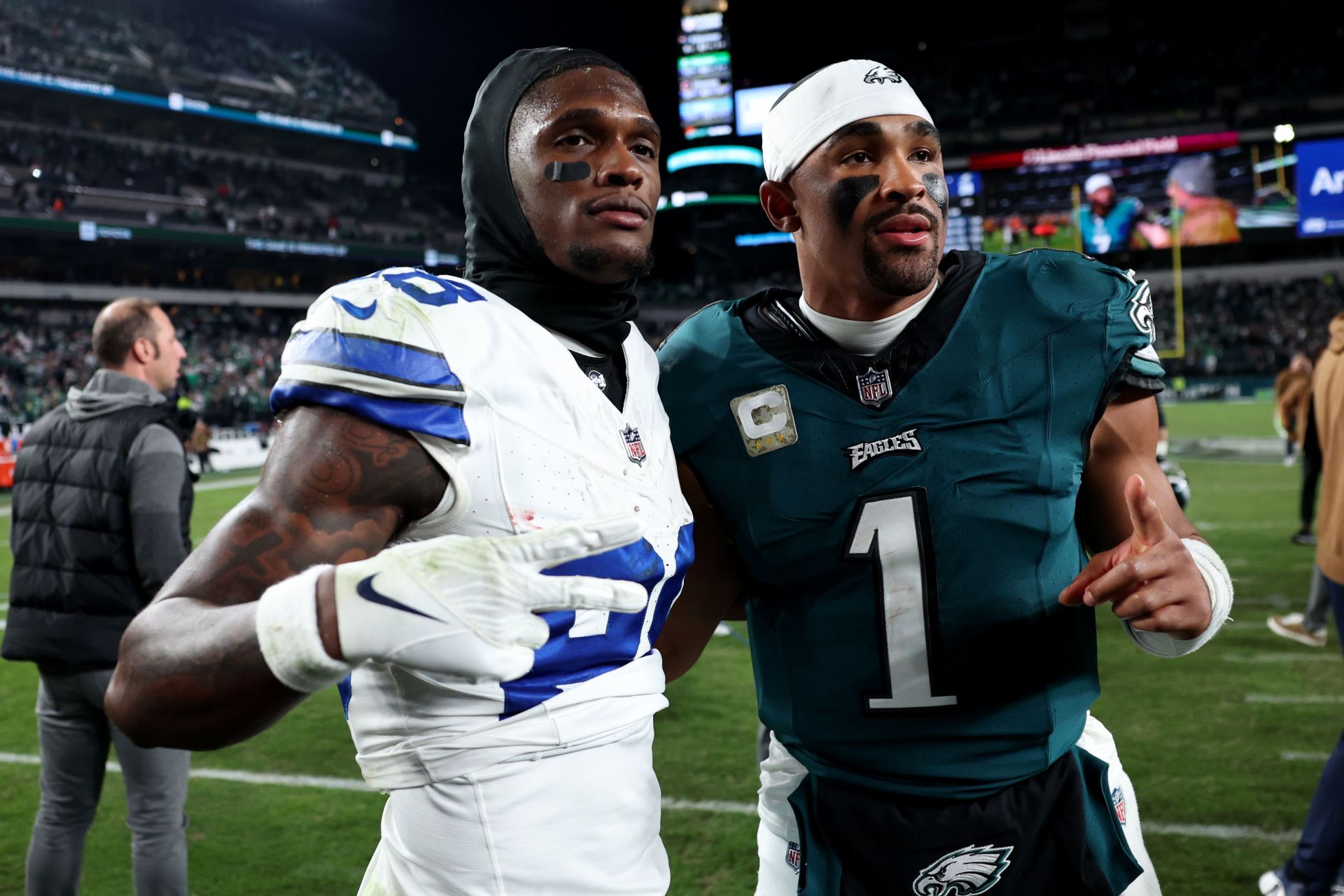 Week 1 TNF Eagles vs. Cowboys Fantasy Football Start 'Em Sit 'Em Picks feat. CeeDee Lamb, Jalen Hurts, and more