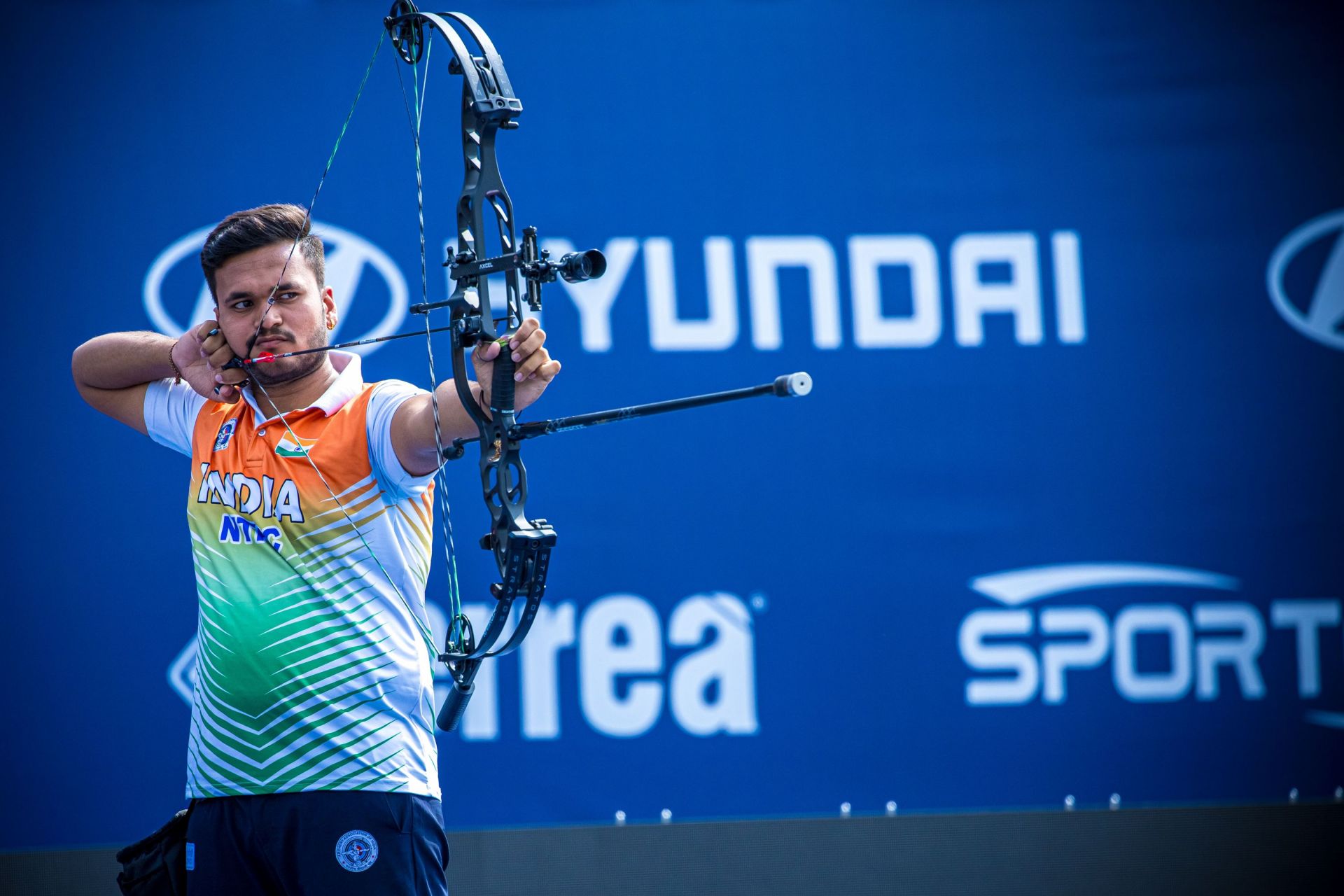 "Uska humein bahut zyada benefit hua" - Prathamesh Fuge reacts after men's team clinches gold at World Archery Championships 2025
