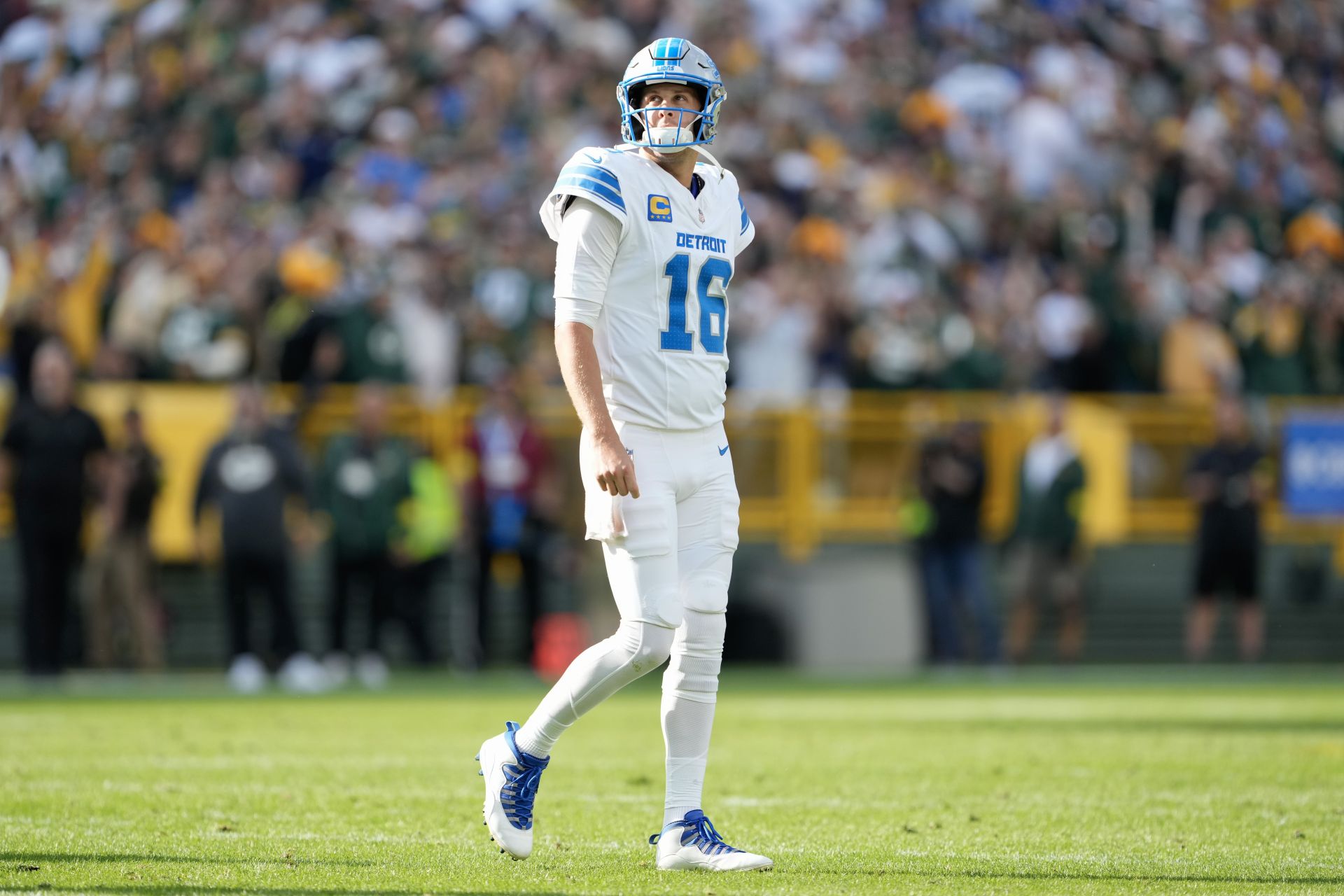 "Jared Goff is nothing without Ben Johnson": Lions QB torched by fans after struggling mightily in 27-13 loss to Packers
