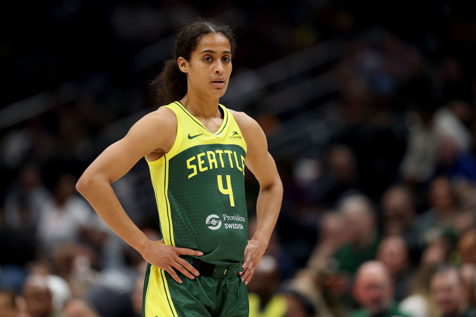 "Fire the stylist. Immediately": WNBA fans can't keep calm after Skylar Diggins turns heads in outfit full of milk 