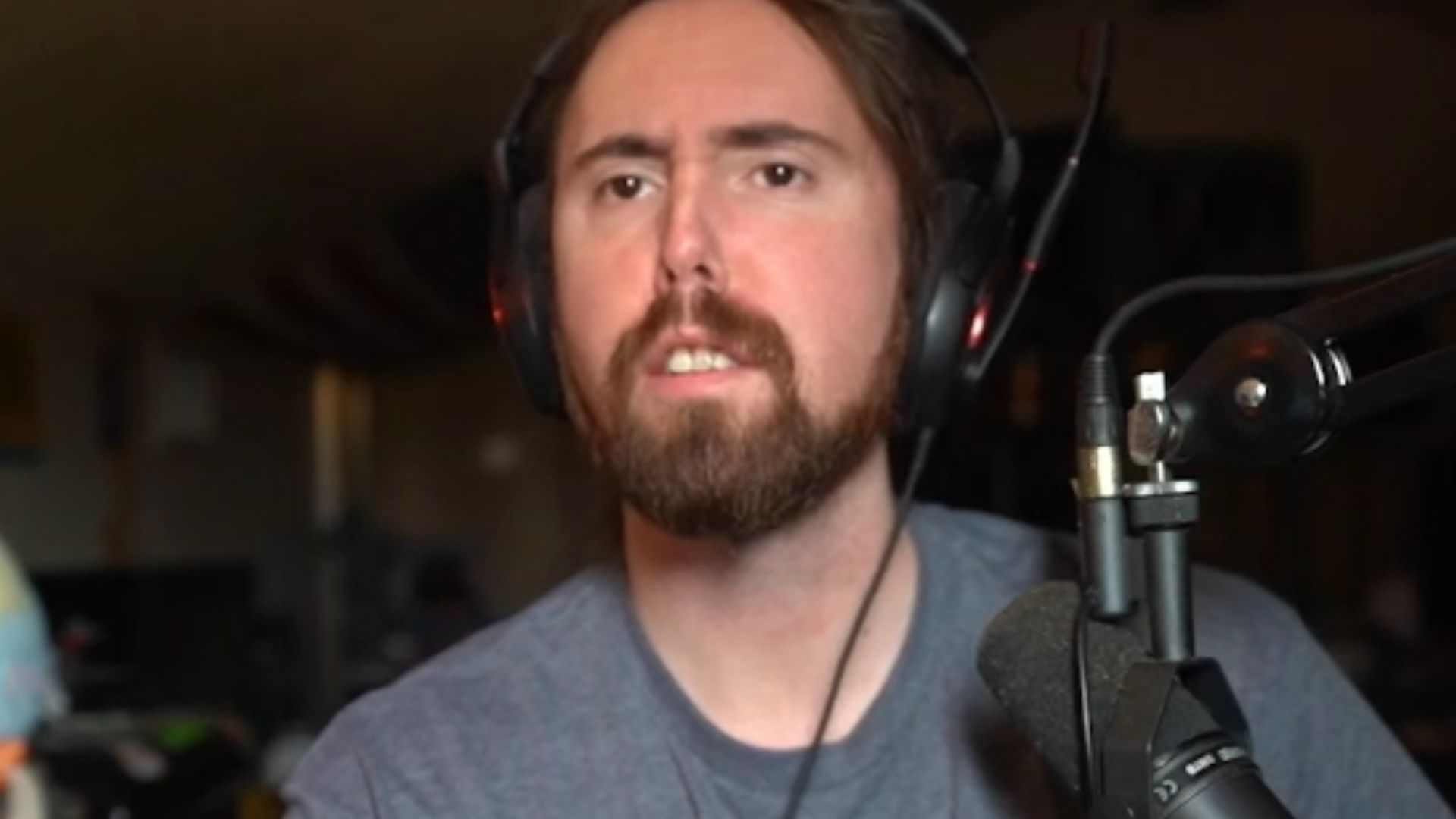 "My dad's health is really bad": Asmongold announces hiatus from livestreaming to focus on his father's cancer treatment