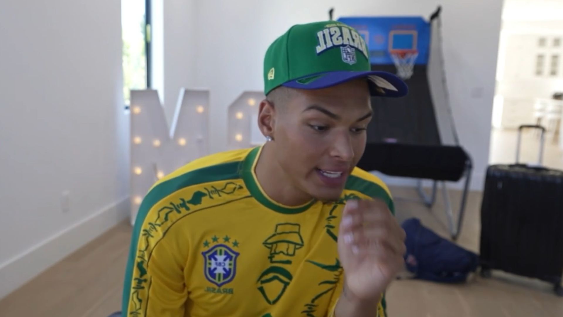 "Stay humble": MrBeast messages Marlon after latter's appearance in NFL commercial