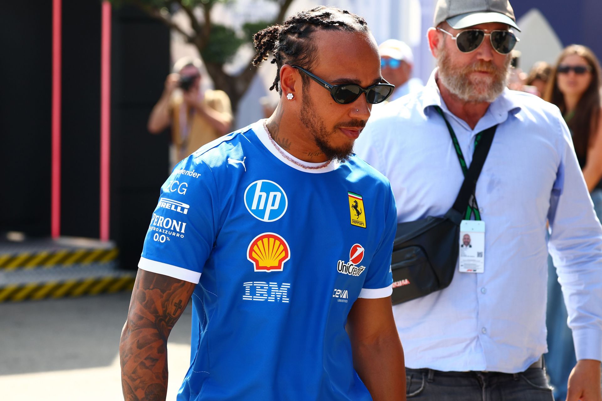 "He needs to remember who he is": Tifosi fan shower their love for Lewis Hamilton