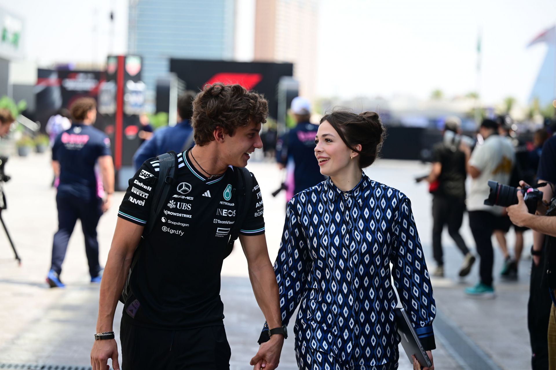 Kimi Antonelli’s girlfriend poses for a mirror selfie in black gym wear as she enjoys a Pilates session