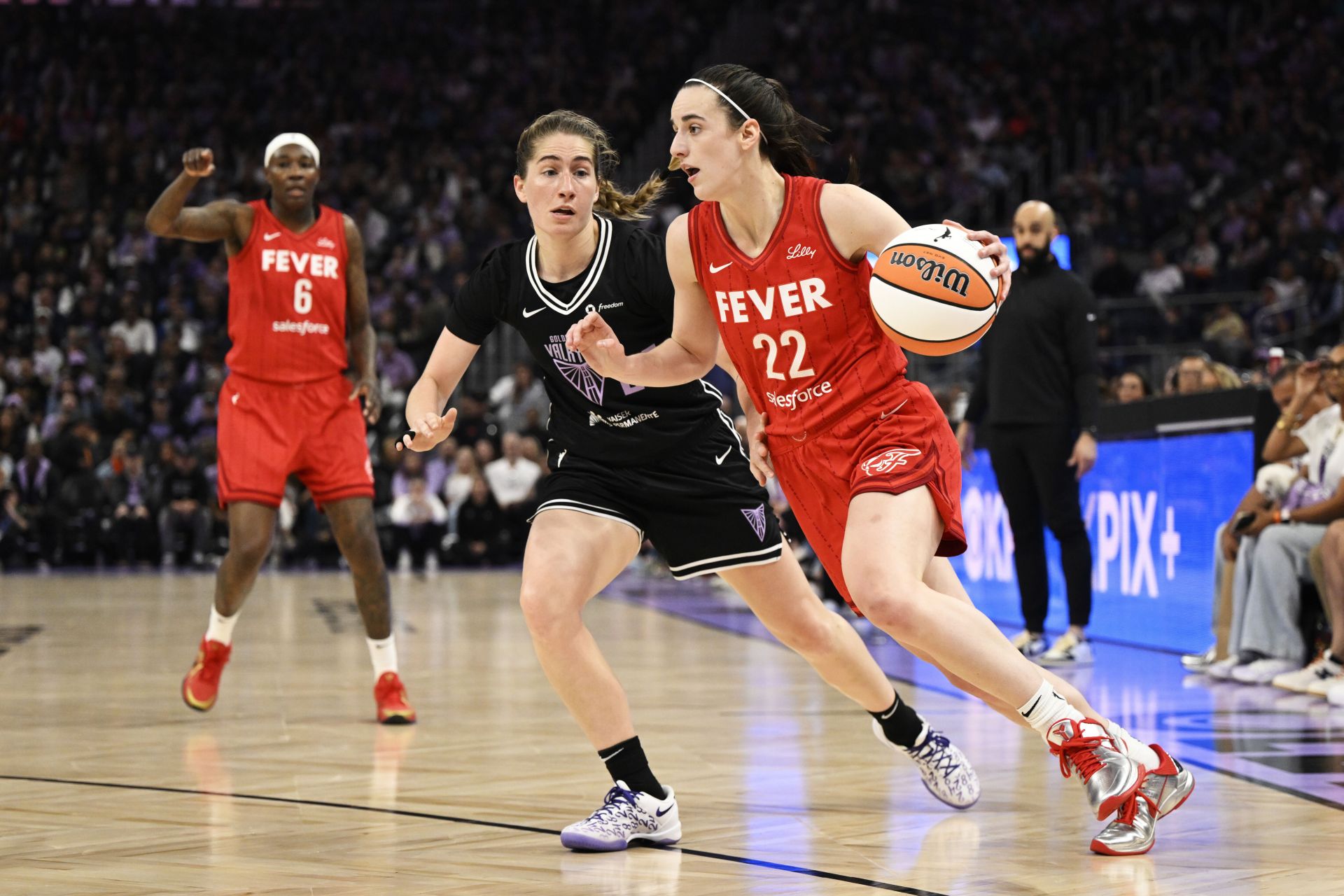 "Luh u twin": Caitlin Clark's heartfelt reaction on Kate Martin's "chill" dump goes viral