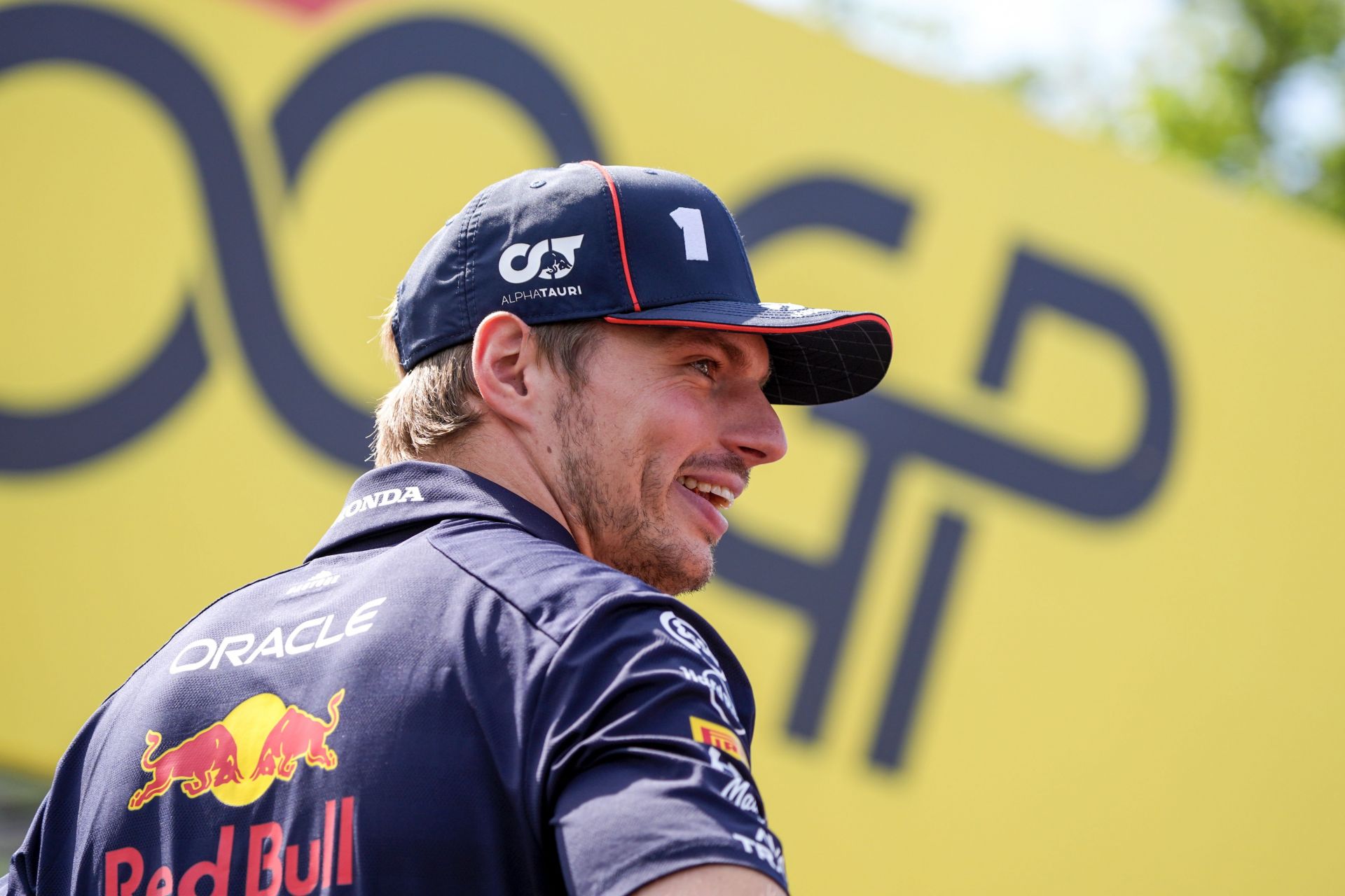 "Bro knows two drivers": Fans react to Max Verstappen's intriguing choice of drivers in key racing qualities