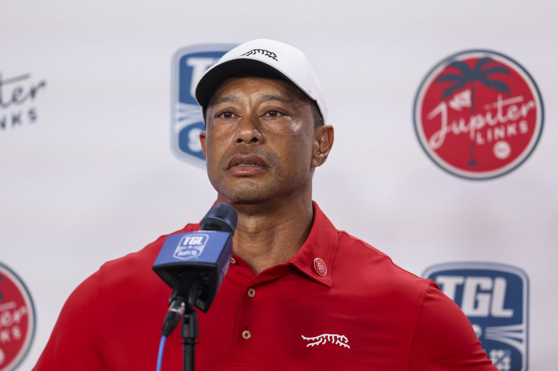 "Uncle Tiger Woods must retire" - Fans react to the 15x Major champ swinging ahead of a potential comeback 