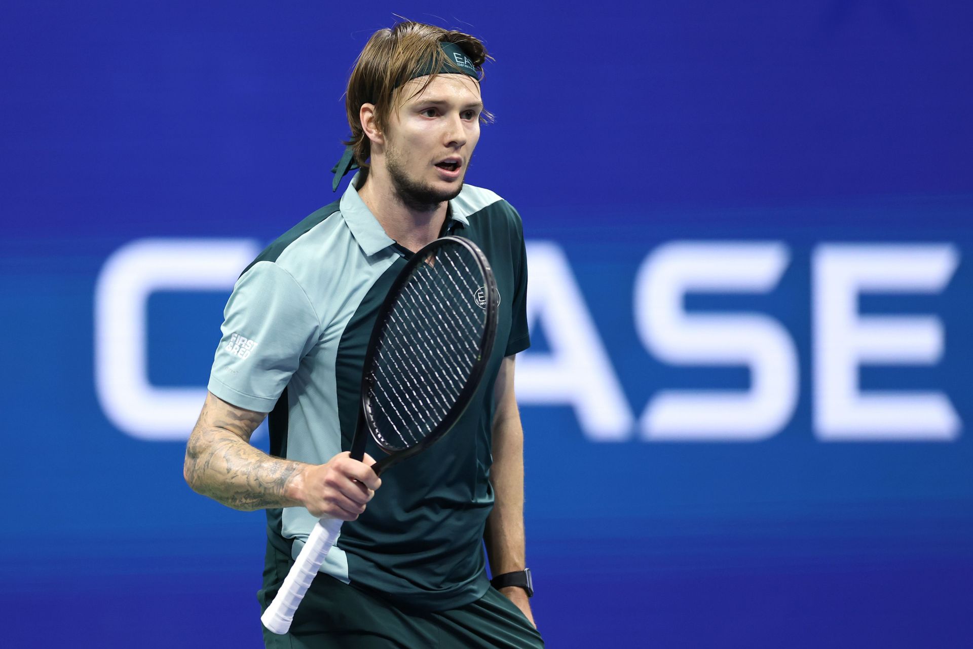 "A disgrace, should be getting close to a lack-of-effort penalty" - Fans slam Alexander Bublik for 'disrespectful' display vs Jannik Sinner at US Open