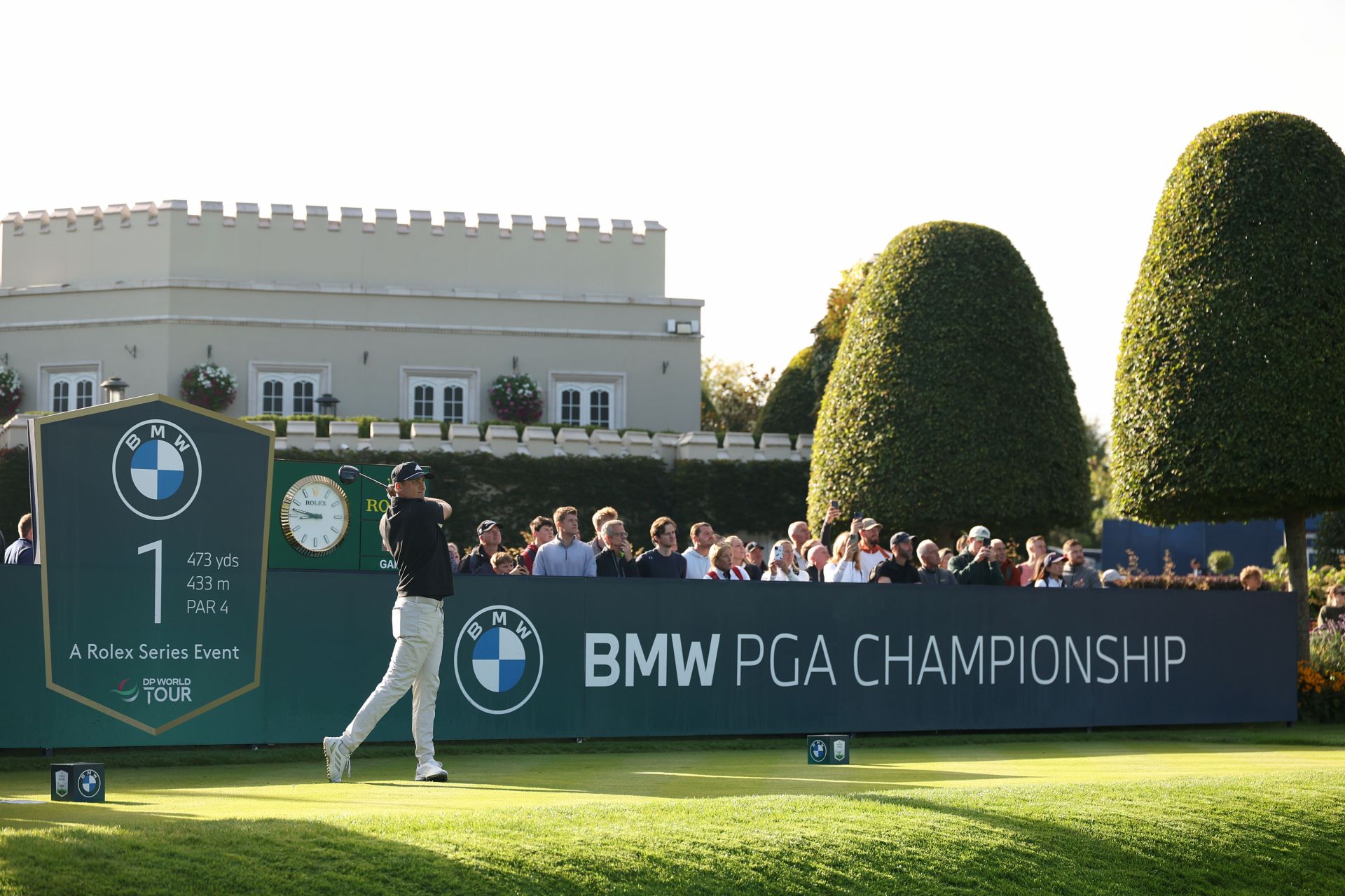Who is leading the BMW PGA Championship 2025 after Round 1 was suspended? Leaderboard explored