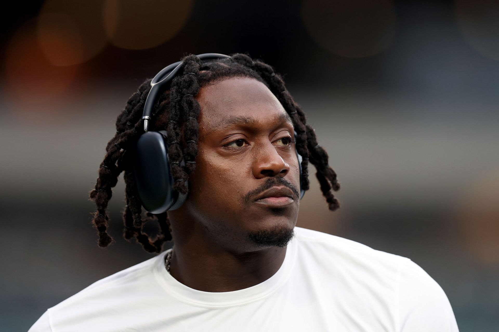 "Jalen Hurts hates him": NFL fans react as AJ Brown gets 0 targets during first half of Eagles-Cowboys season opener