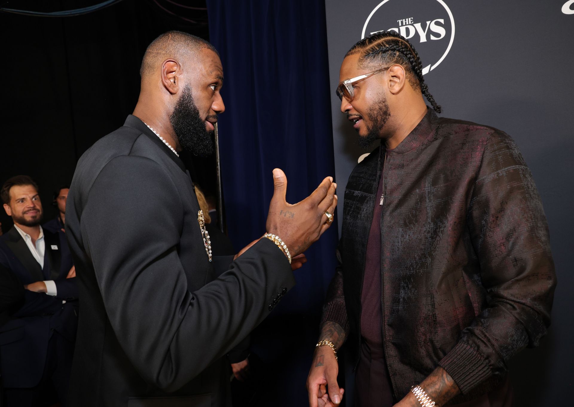 "No Bron?" - NBA fans react to Carmelo Anthony snubbing Banana Boat Crew friend from all-time starting five