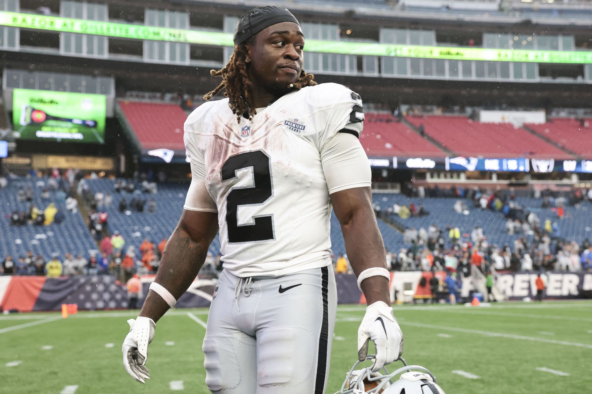 Ashton Jeanty's gf Gabby drops 1-word reaction to rookie RB's first NFL TD as Raiders defeat Patriots