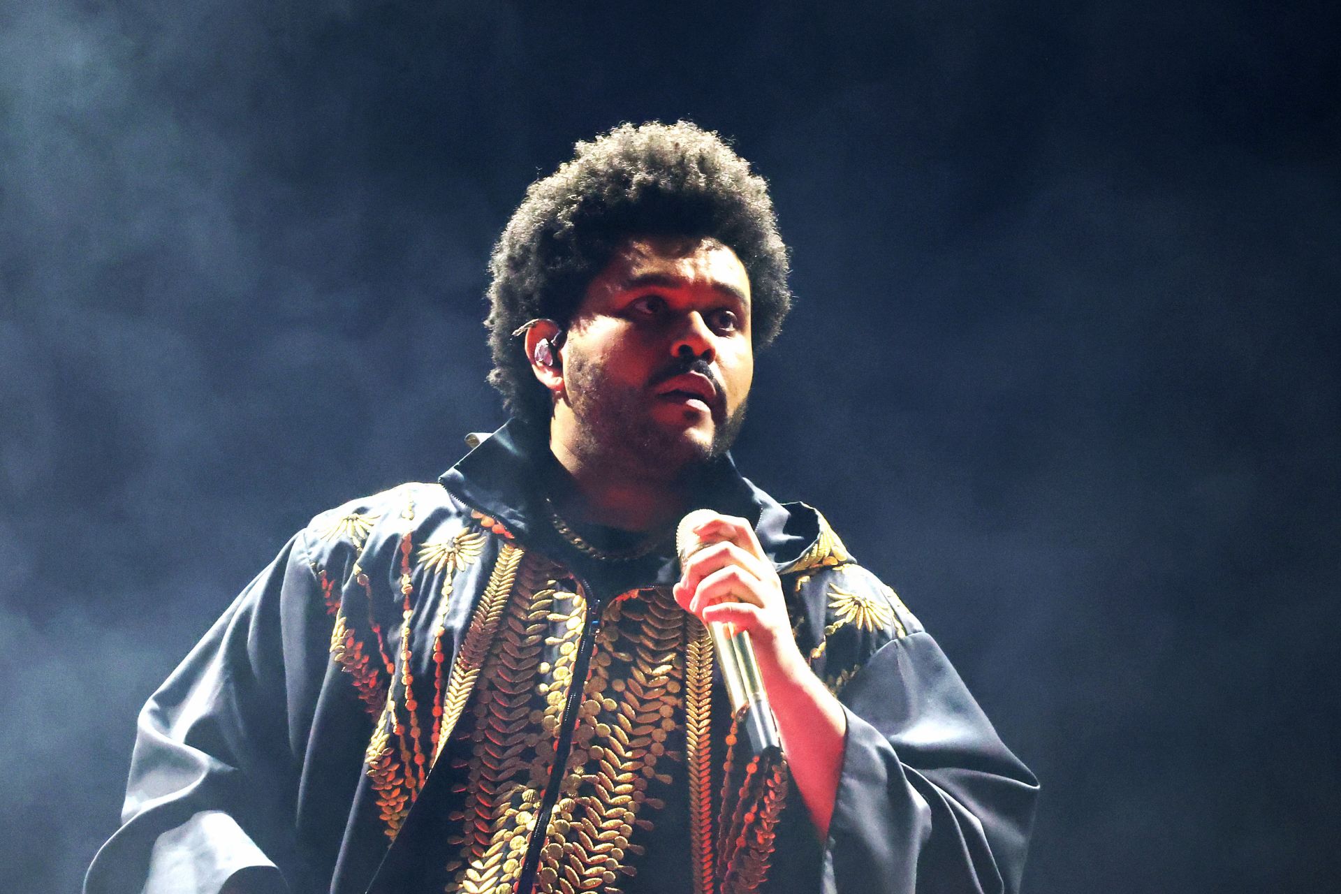 "My 'skip' button officially retired"- Internet reacts after The Weeknd's Blinding Lights becomes first song to reach 5B+ Spotify streams