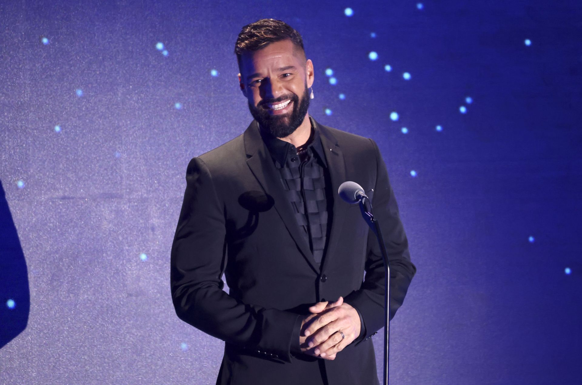 Did Ricky Martin perform at VMAs 2025? Singer makes history by accepting Latin Icon Award