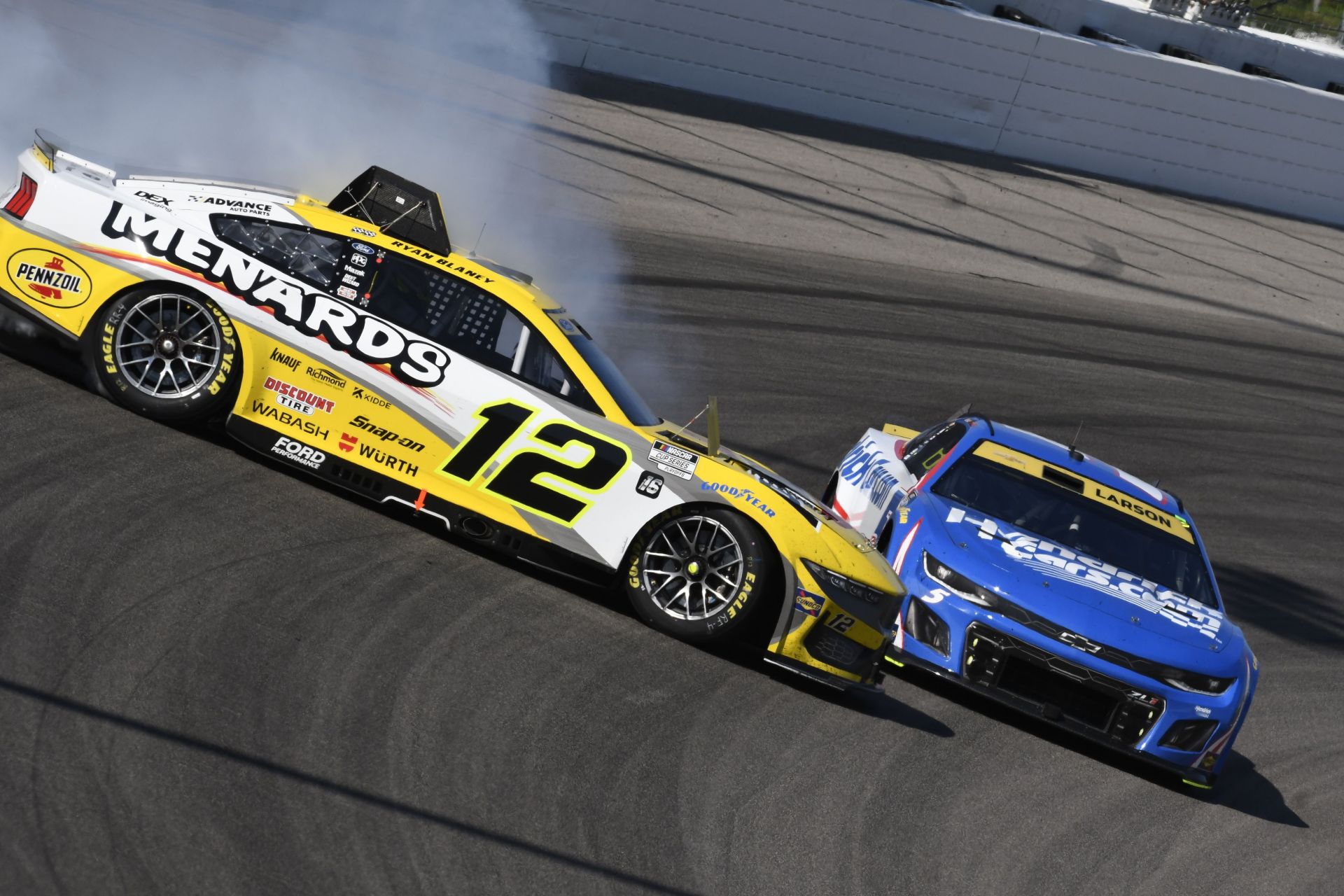 “I like it”: Dale Earnhardt Jr. reacts to Ryan Blaney’s “mad” temper after Kyle Larson wrecked him at WWT Raceway