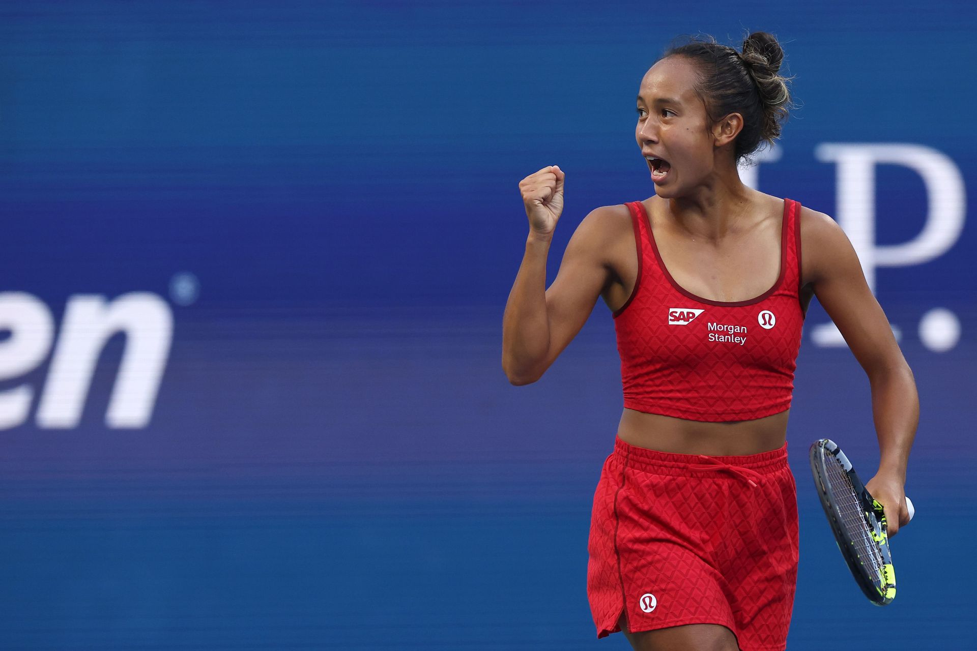 "Very honored" - Leylah Fernandez opens up about her Ecuadorian roots and culture after receiving special award from Latinos in Sports