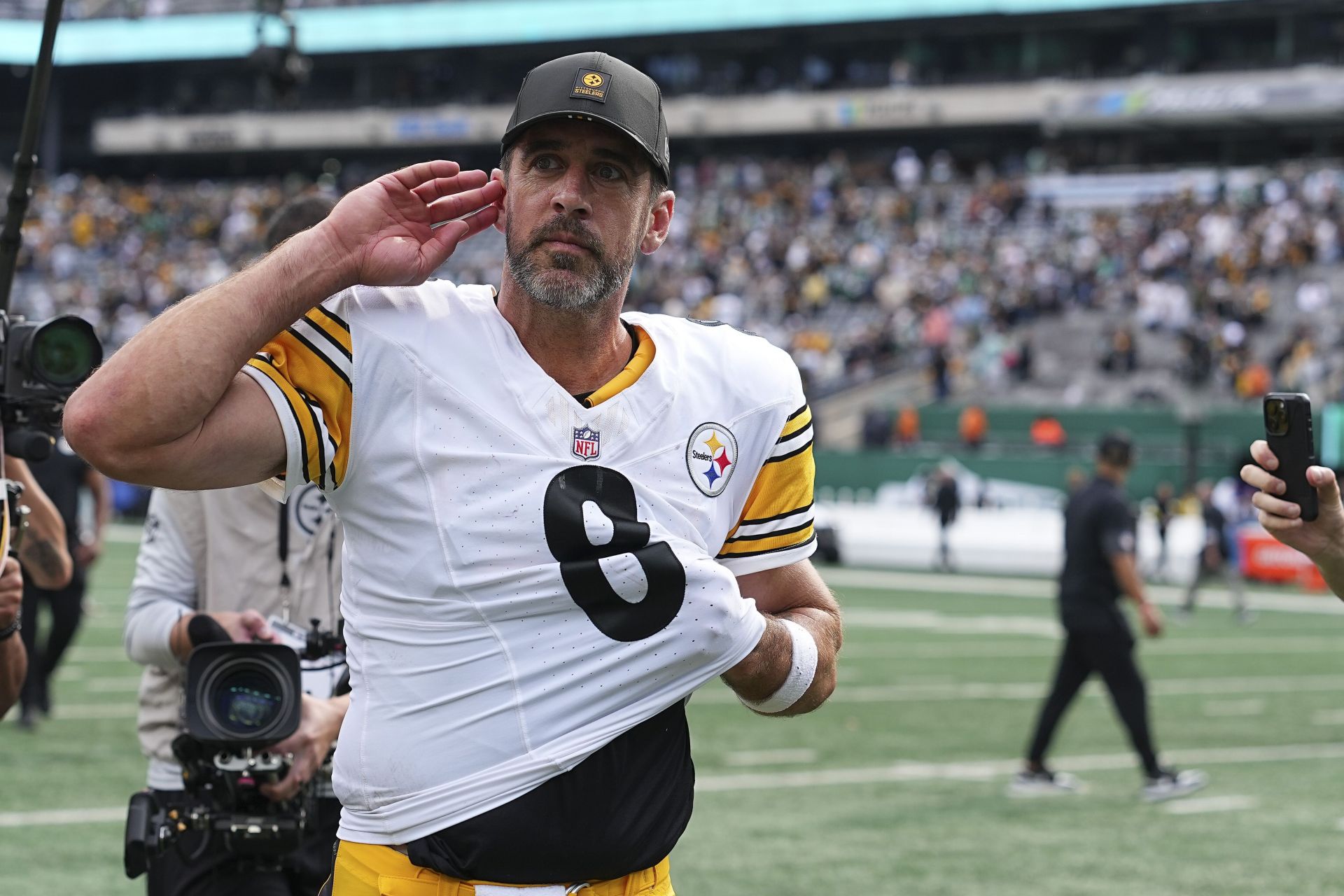 "He's Jared Goff mobility-wise": NFL analyst questions Aaron Rodgers' longevity after Steelers' gritty 34-32 victory over Jets