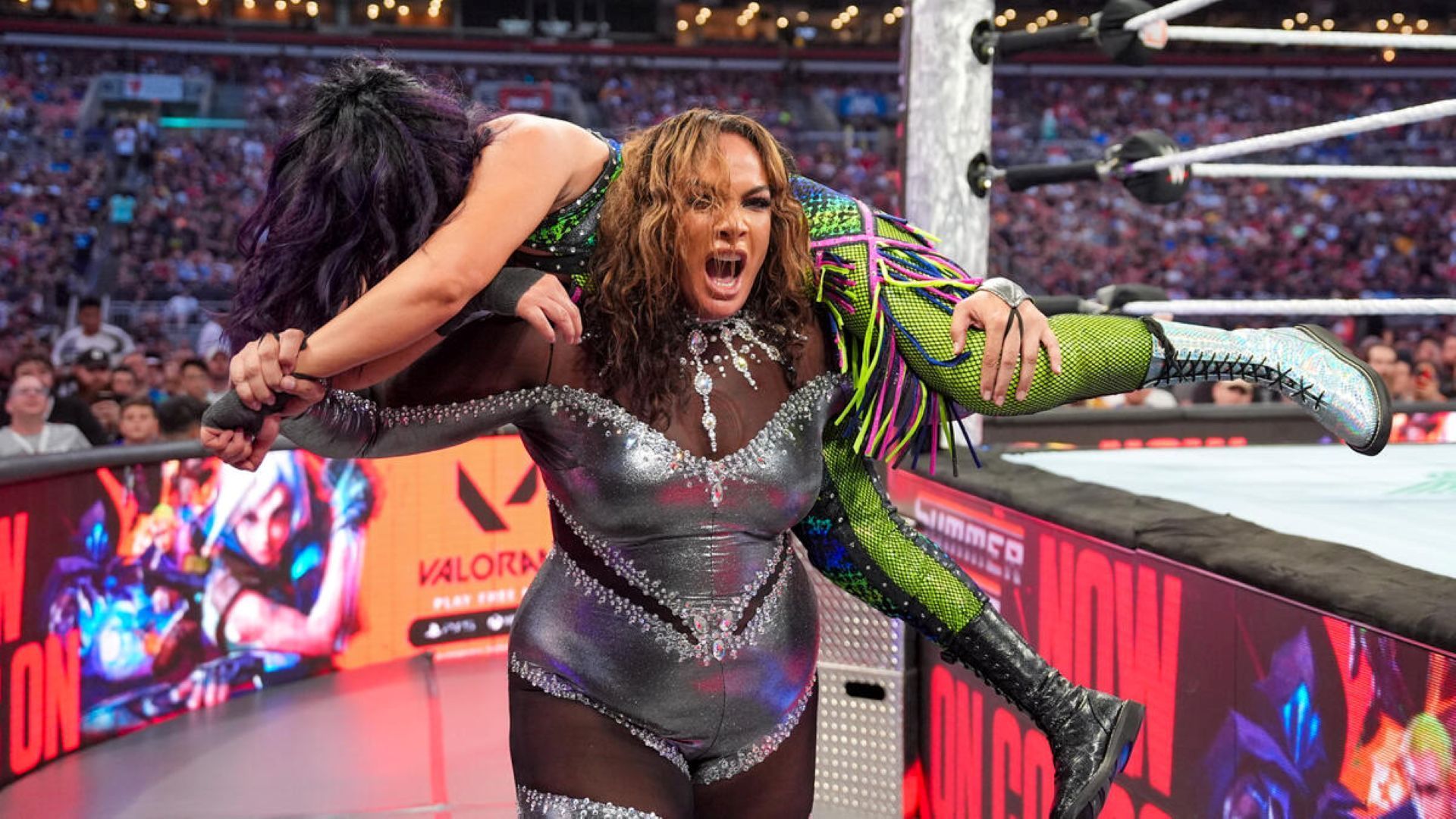 4 WWE stars who need to leave SmackDown