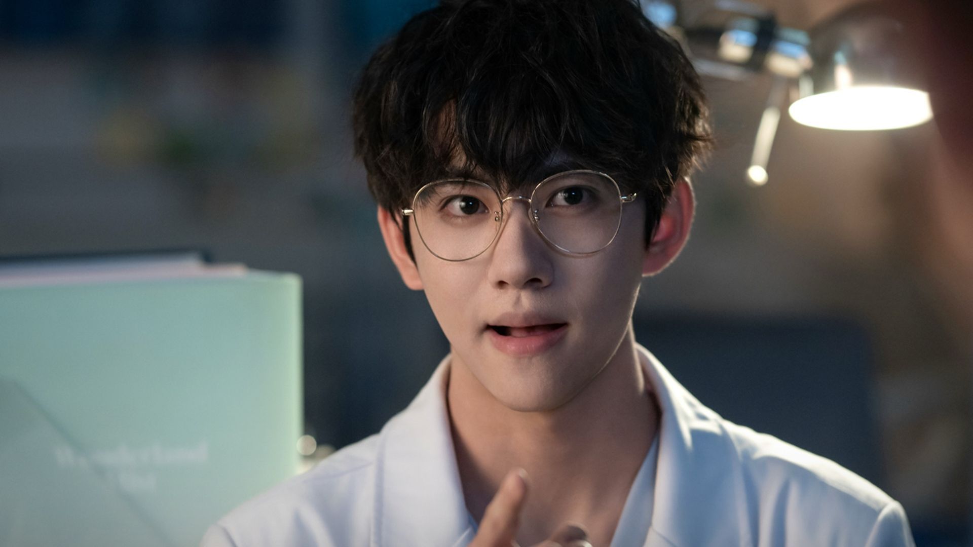 “This is getting out of hand” – Fans outraged as Revenged Love’s Liu Xuan Cheng suffers reported injuries and exhaustion in Kaifeng airport mob