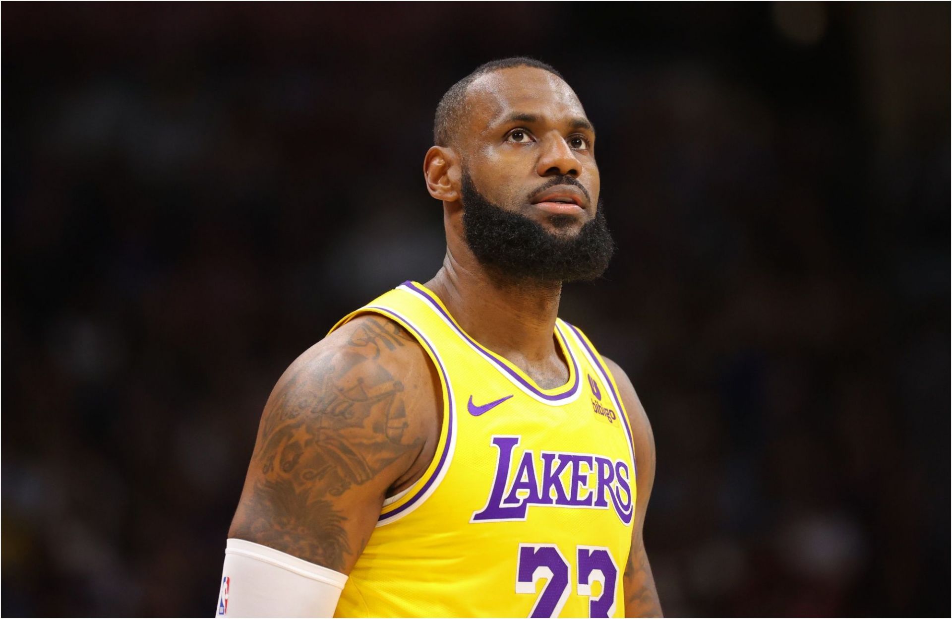 "He's got the itch": Fans react to LeBron James golfing in extreme weather without gear